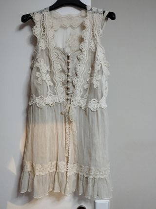 Top beige con chaleco - Nuevo