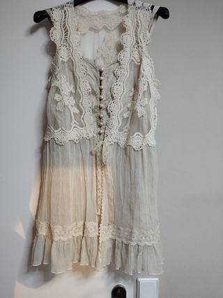 Top beige con chaleco - Nuevo