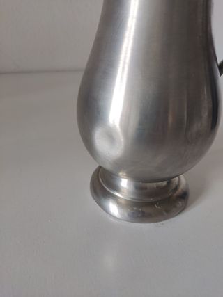 ANTIGUA JARRA PREISNER EN PELTRÉ