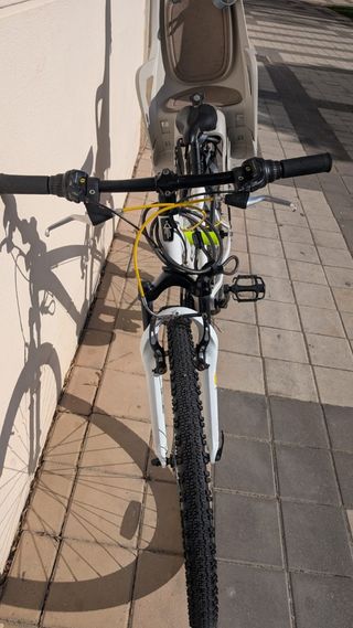 Bicicleta Btwin Rockroder 5.1 de 26" montaña