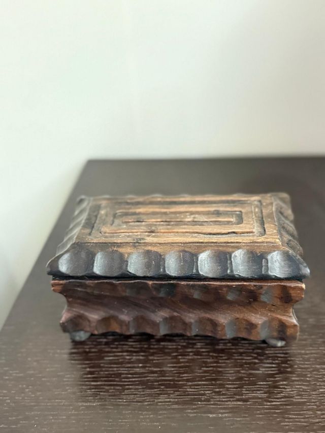 Caja decorativa de madera