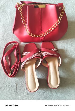 Sandalias con bolso.