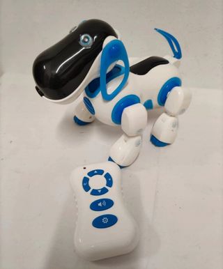 Perro robot con mando
