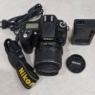 Nikon D90, pocos disparos + Objetivo 18-55 VR