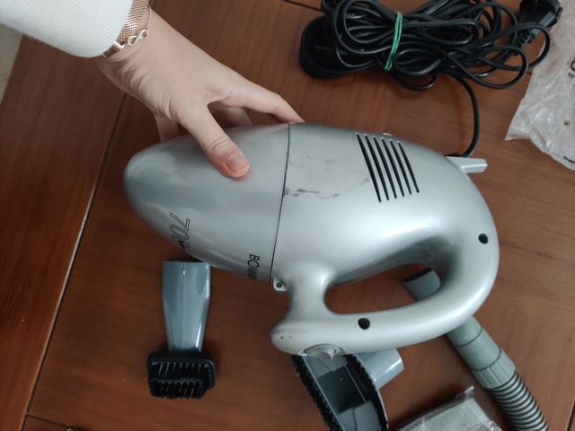 Aspiradora de mano Bomann 700W