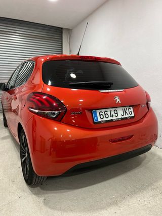Peugeot 208 2015