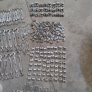 Tensores de cable y abrazaderas