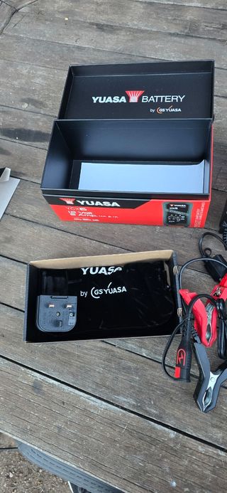 Yuasa Smart Charger YCX6 12V 6A