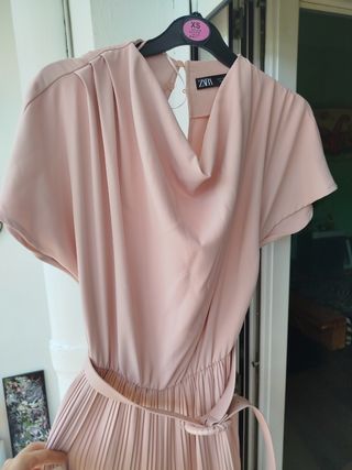 Vestido Zara rosa plisado - Talla XS
