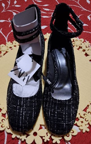 Zapatos Zara negros con pulsera