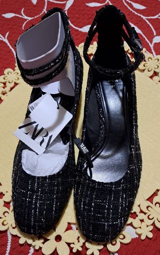 Zapatos Zara negros con pulsera