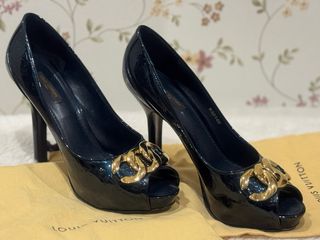 Zapatos de tacon Louis Vuitton azules, num 40