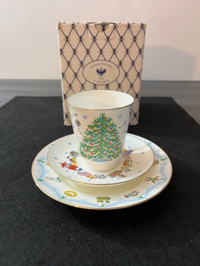 Imperial Porcelain Navidad: Taza y 2 platillos