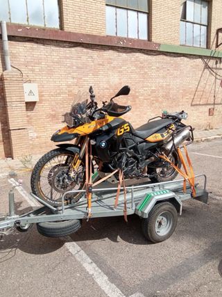 Alquiler Remolque moto con balancin,cepo