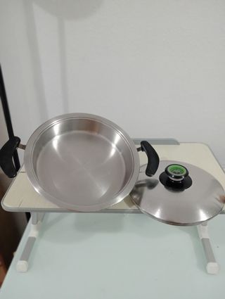 ,.OLLA AMC. CABE 2 LITROS. DIAM. 28 CM. ALTA 6,5 C