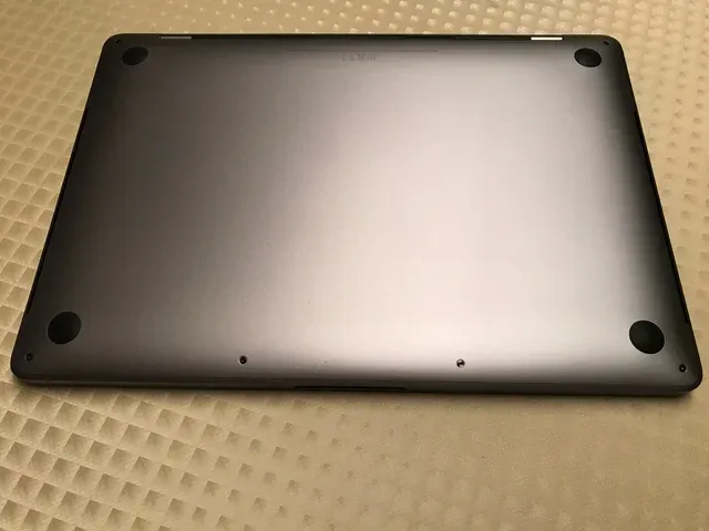 Apple MacBook Pro 13" 16gb RAM 512 SSD - Impecable