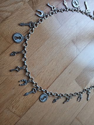 Cinturón con abalorios