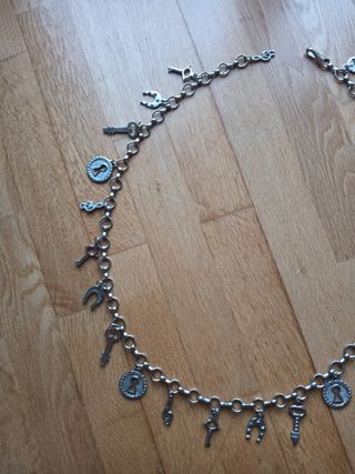 Cinturón con abalorios