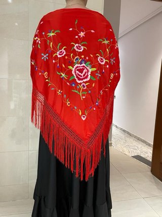 Mantón bordado de pico elegir entre varios colores