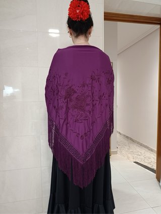 Mantón bordado de pico elegir entre varios colores