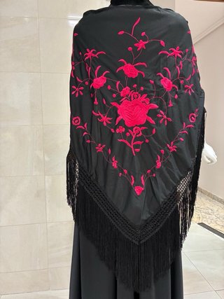 Mantón bordado de pico elegir entre varios colores