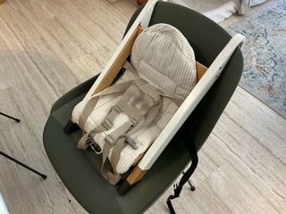 Trona / sillita de viaje Stokke