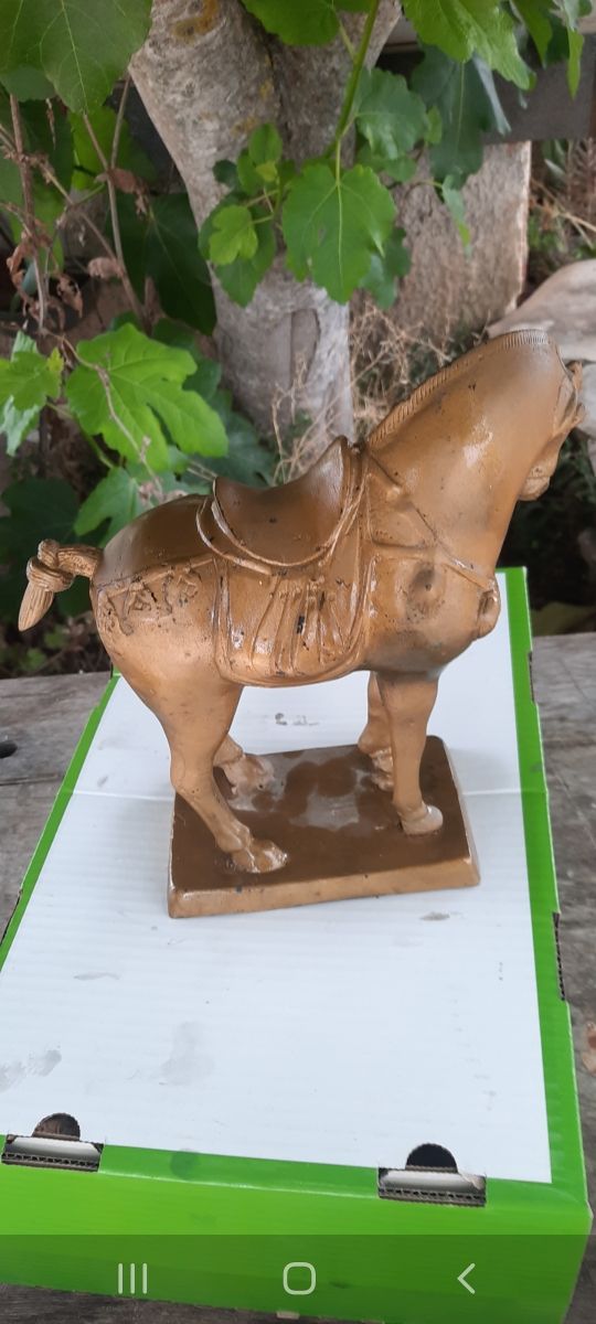 Cavallo decorativo in bronzo