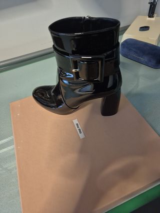 Stivaletti Miu Miu vernice neri