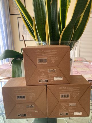 4 scatole vuote Thun