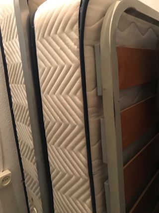 2 colchones con sus somieres