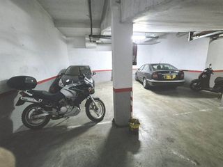 Garaje en venta en Centre en Badalona