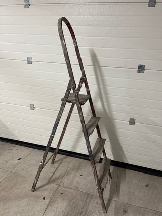 Escalera antigua madera y hierro