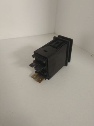 INTERRUPTOR NIEBLA SUZUKI SAMURAI SJ413. SSV2345