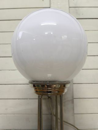 Lámpara de mesa. Antigua. Diseño