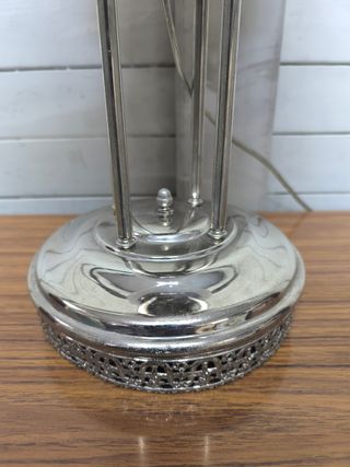 Lámpara de mesa. Antigua. Diseño