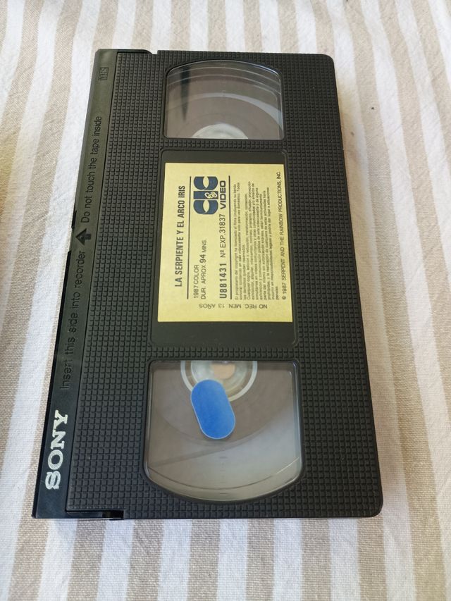 VHS La serpiente y el arco iris