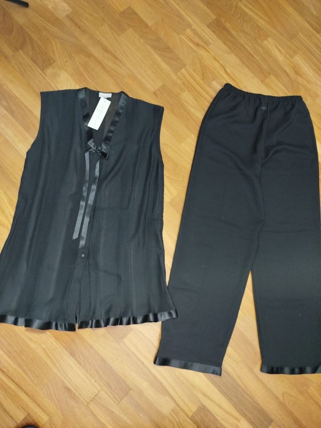 Pigiama nero in tulle semitrasparente