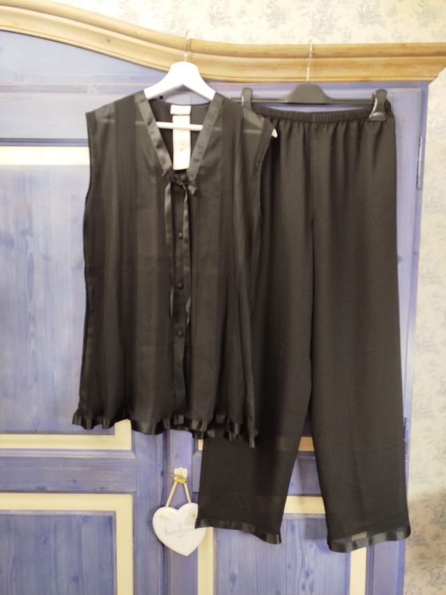 Pigiama nero in tulle semitrasparente