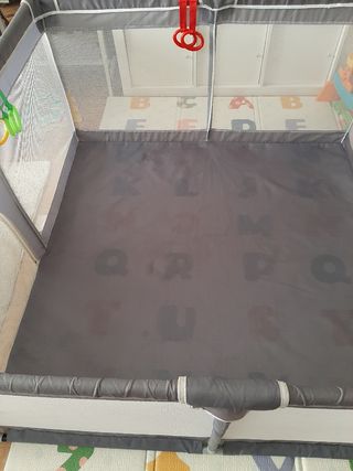 Parque infantil juegos bebés