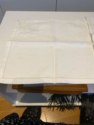 2 Cubrepaneras lino blanco - Bordadas