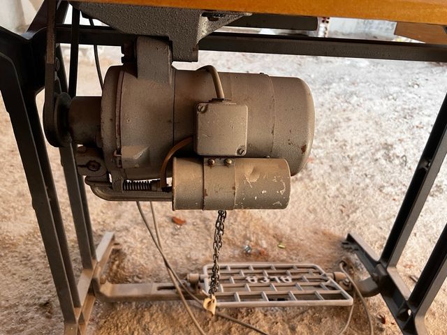 maquina de coser antigua Alfa