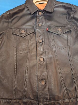 Chaqueta Levis cuero trucker, talla M, y S.