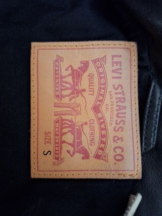 Chaqueta Levis cuero trucker, talla M, y S.