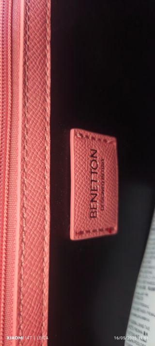 Bolso Benetton rosa con flores