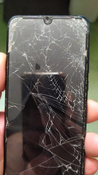 CELLULARE HUAWEI POT-LX1 3RAM MEMORIA 64G SCHERMO MAL