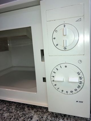 Microondas Whirlpool - M306