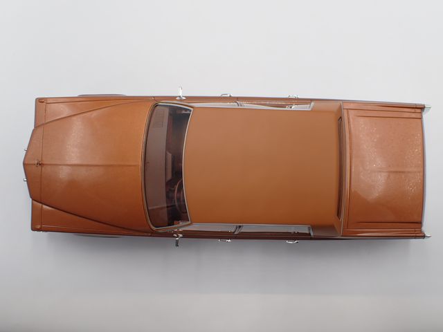 1/18 Cadilllac Fleetwood Brougham 1st Gen 1982 BoS