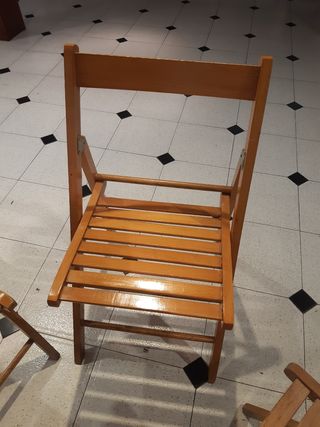 Sedie di legno