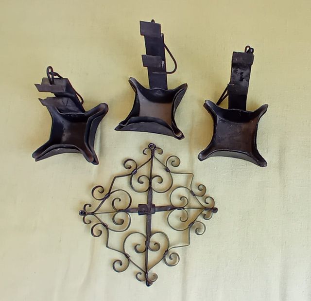 3 CANDILES ANTIGUOS CON 1 SOPORTE