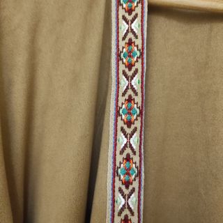 Bleiser de antelina con flecos en color camel